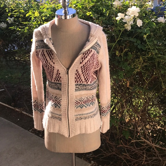 Hollister Sweaters - Hollister trendy band beautiful zippered sweater